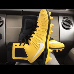 Football Nike shoes Men size 12